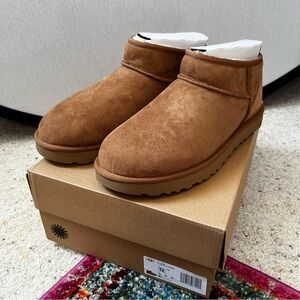 UGG Classic Ultra Mini W12